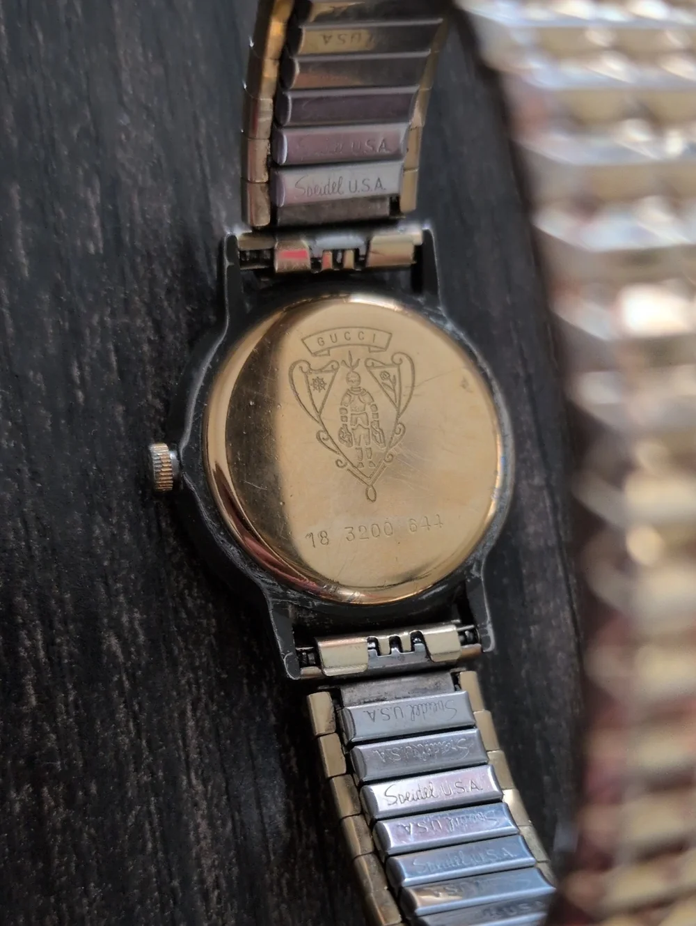 Vintage Gucci Swiss Quartz Watch - Picture 5 of 9